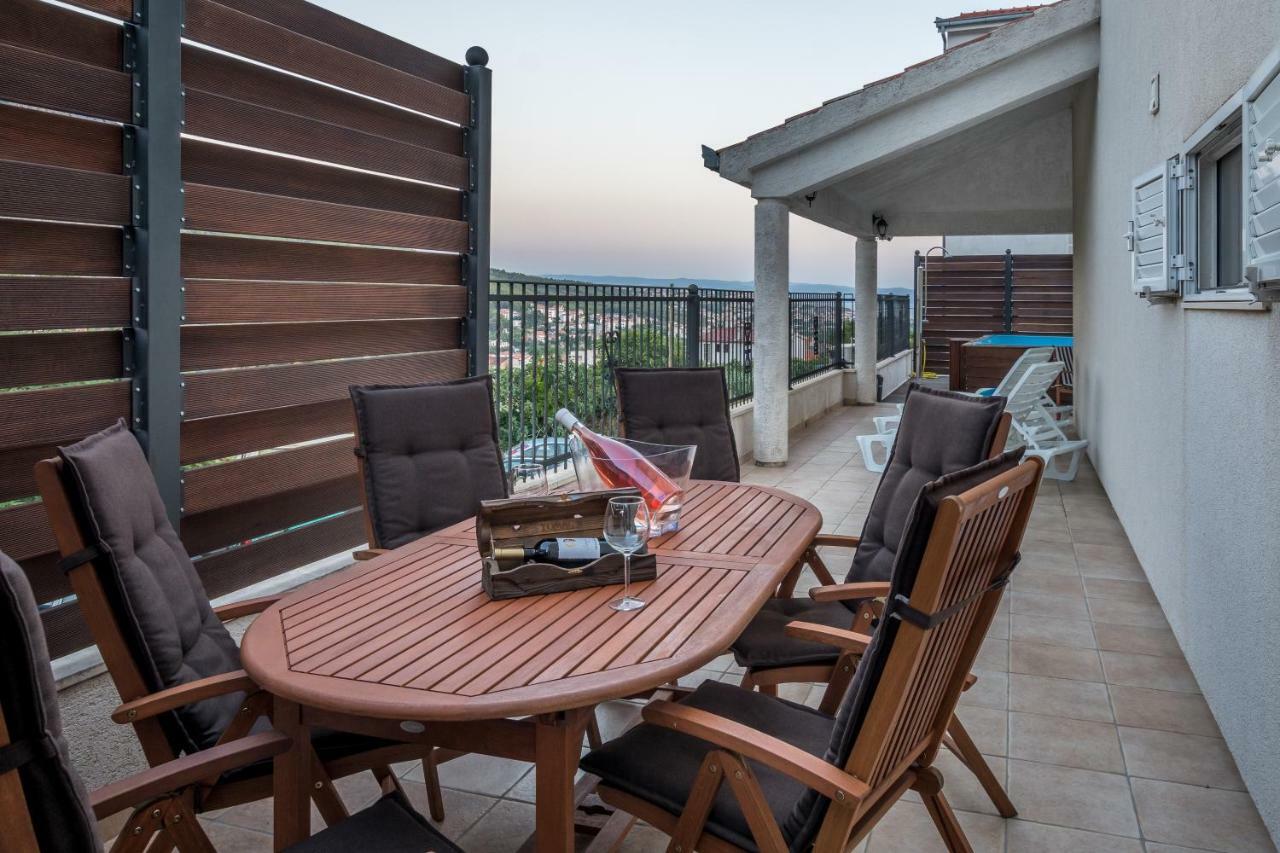 Holiday Home Harmony Žrnovnica Exterior foto
